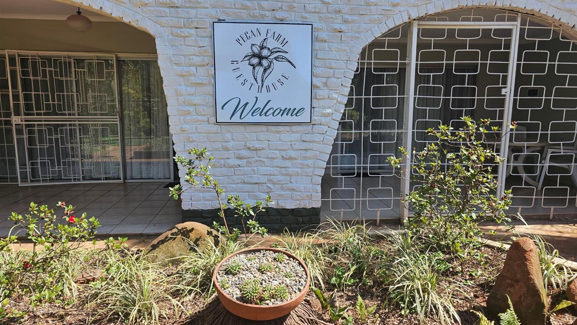 Pecan Farm Guesthouse Louis Trichardt Dış mekan fotoğraf