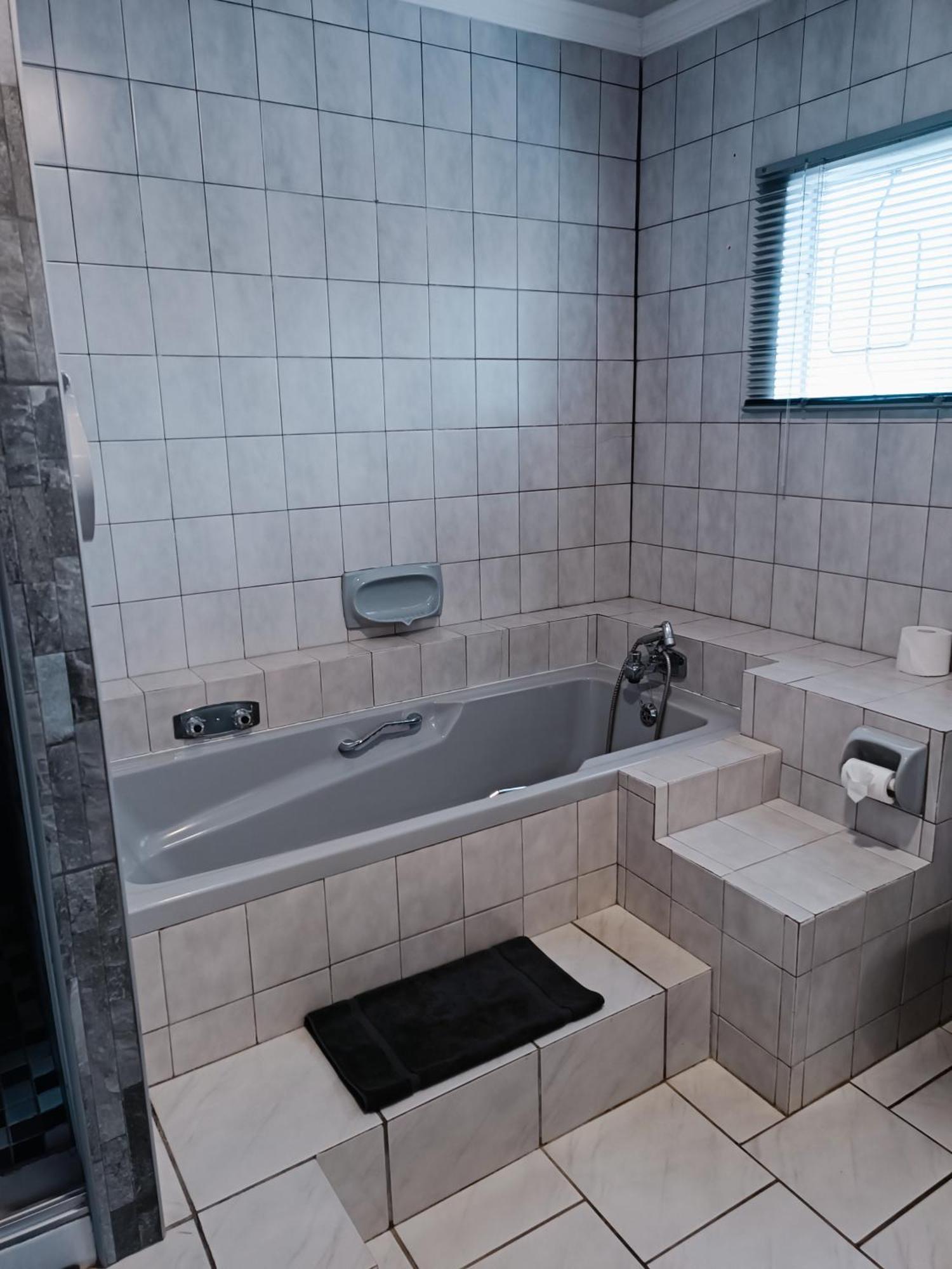 Pecan Farm Guesthouse Louis Trichardt Dış mekan fotoğraf