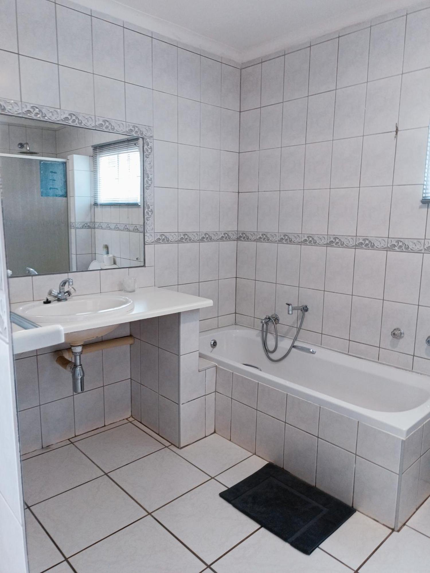 Pecan Farm Guesthouse Louis Trichardt Dış mekan fotoğraf